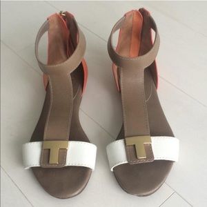 TORY BURCH TRI-COLOR FLAT SANDAL